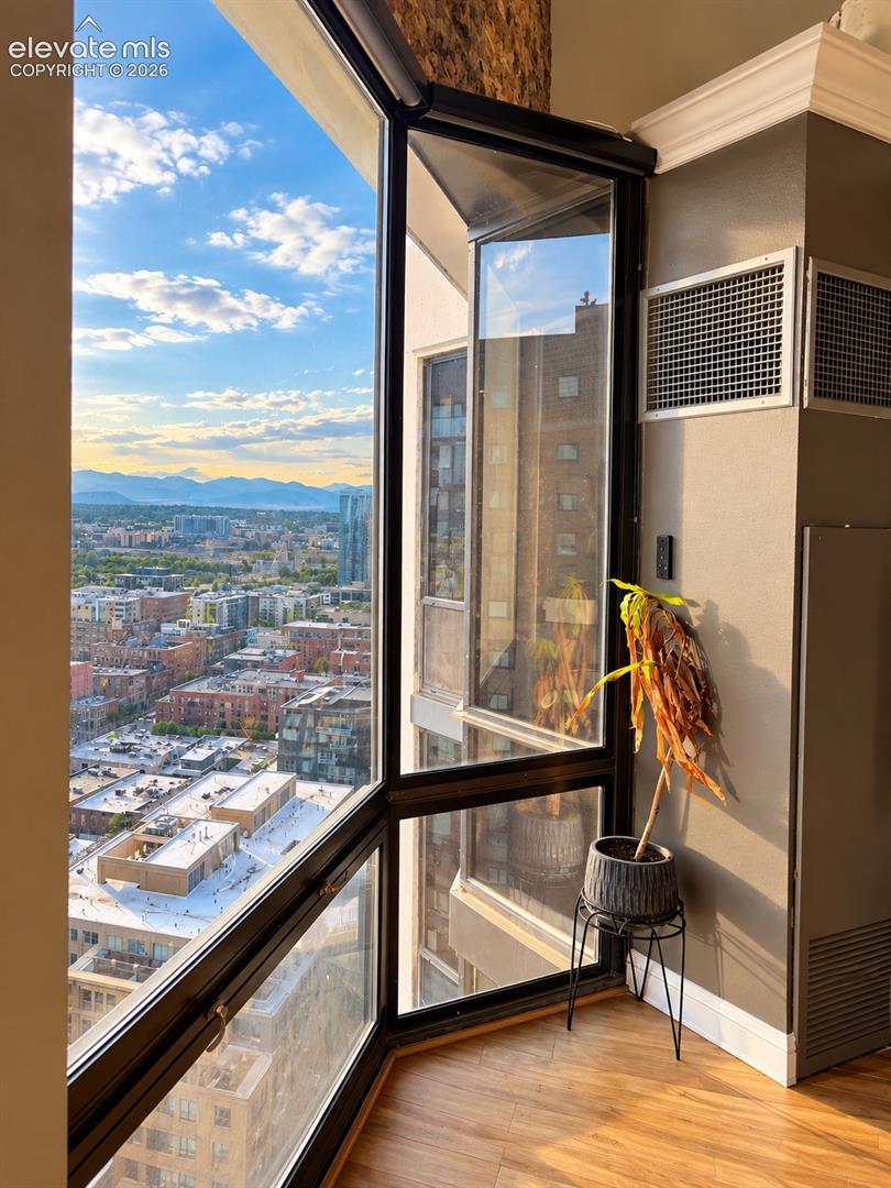 Panoramic window system with multiple operable panels