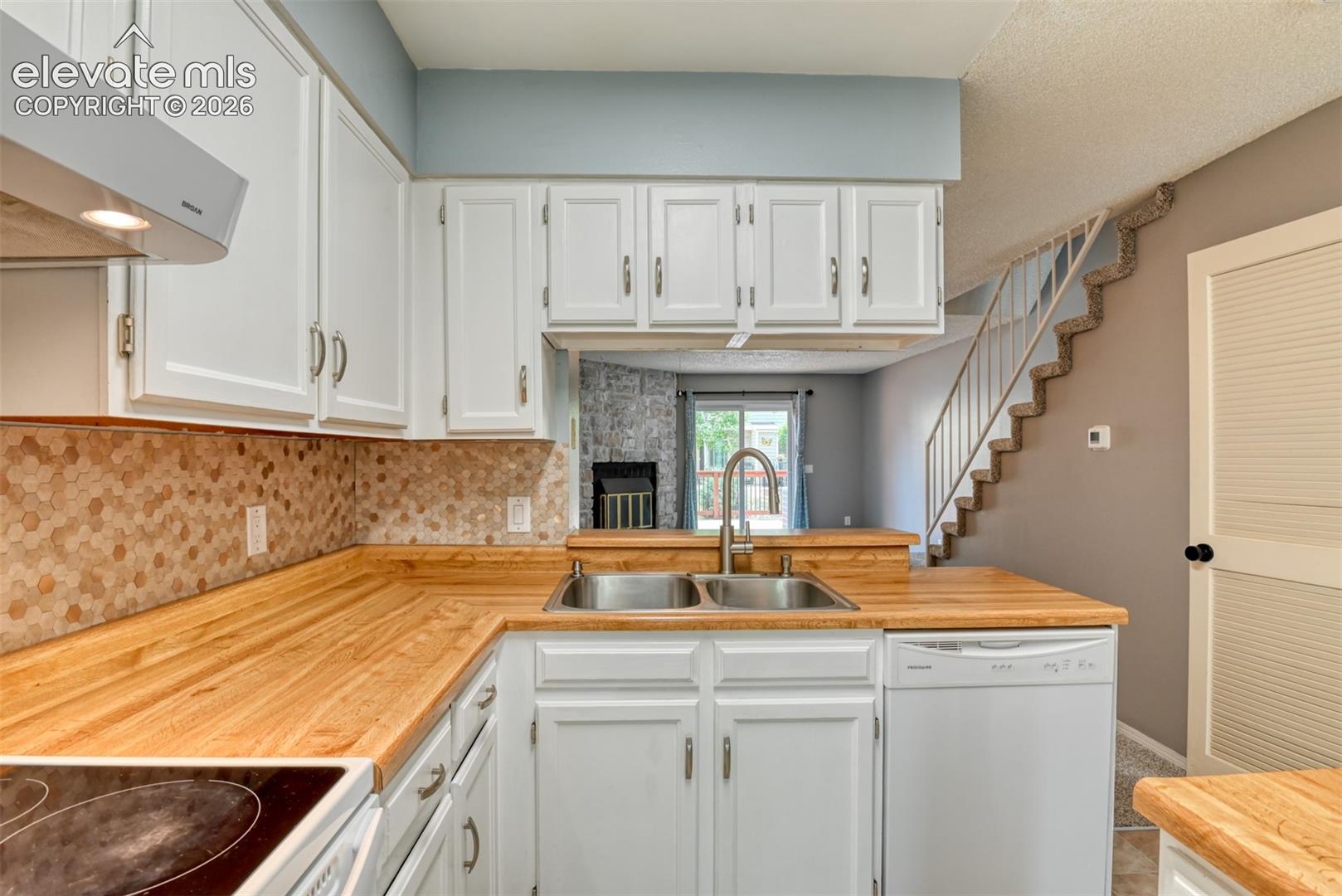 Photo 9 of 3374 Queen Anne Way, Colorado Springs