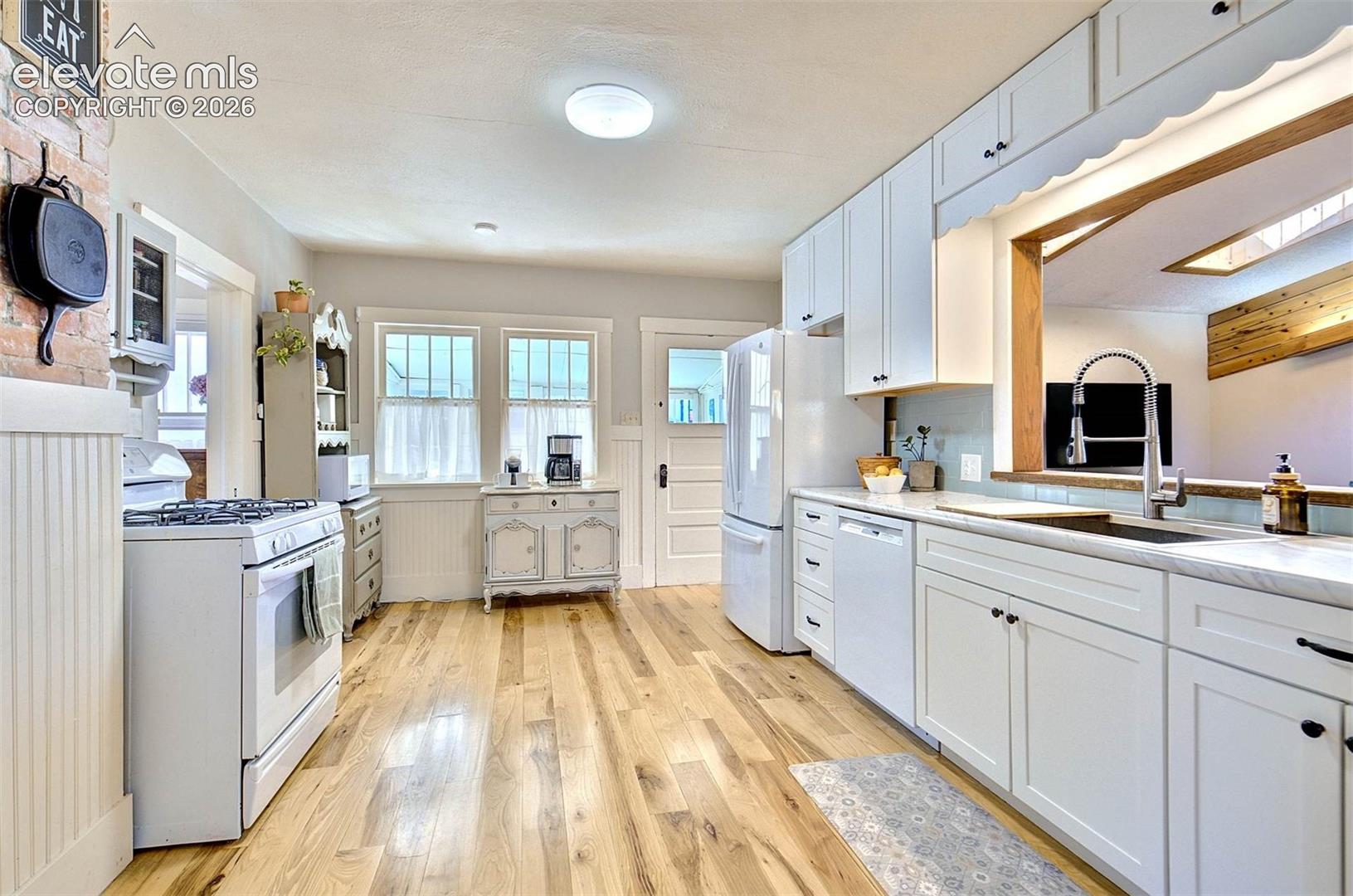 Photo 6 of 1014 E Willamette Avenue, Colorado Springs