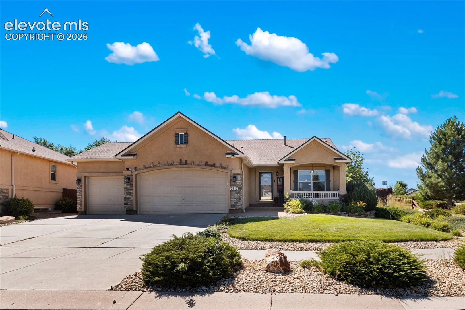 7517 Legend Hill Dr, Colorado Springs, CO 80923