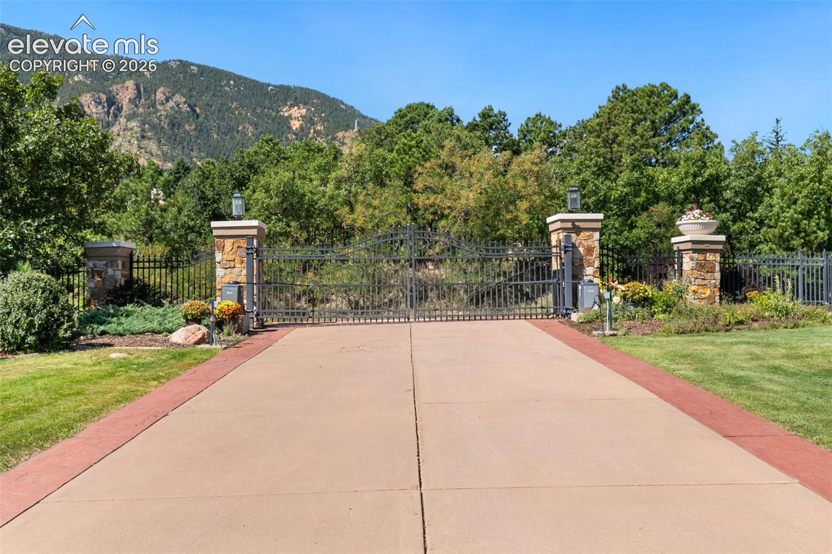Front Secuirty Gate
