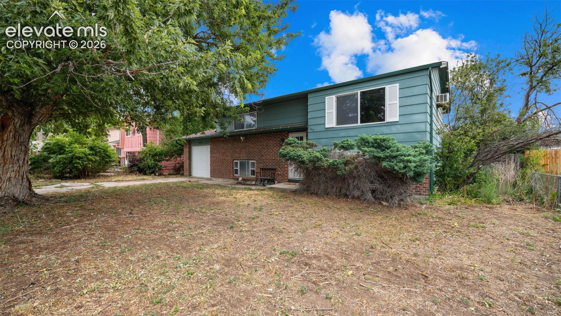 Photo 3 of 1615 Mineola Street, Colorado Springs