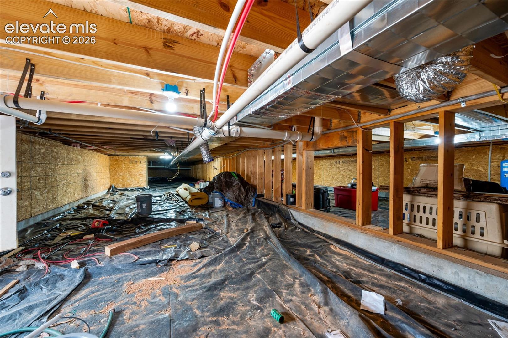 5 Ft Crawl Space. 