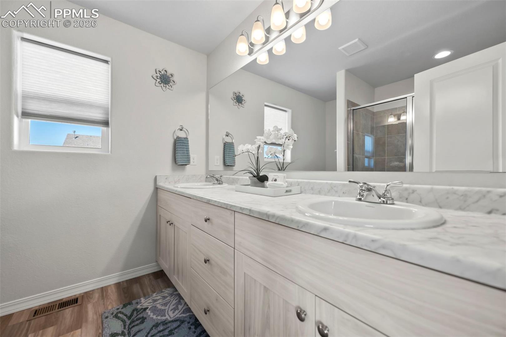 PRIMARY EN-SUITE BATH