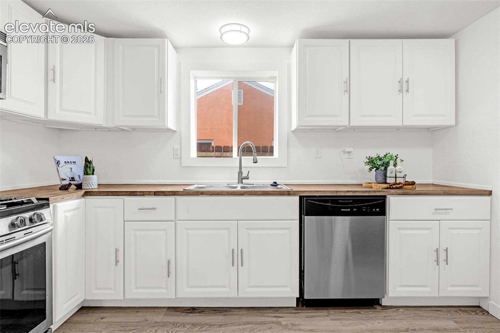 Photo 6 of 1418 Bragdon Avenue, Pueblo