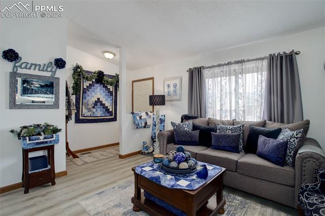 3355 Kirkwood Drive — photo 3