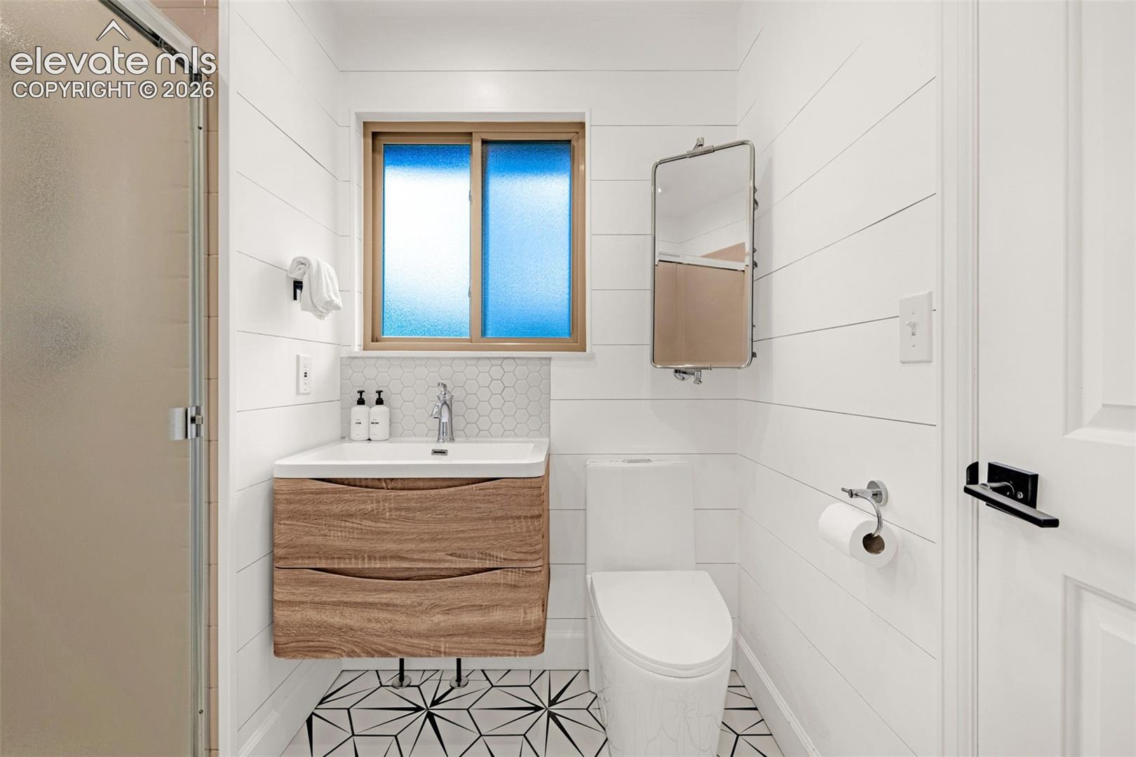 main level - en suite guest