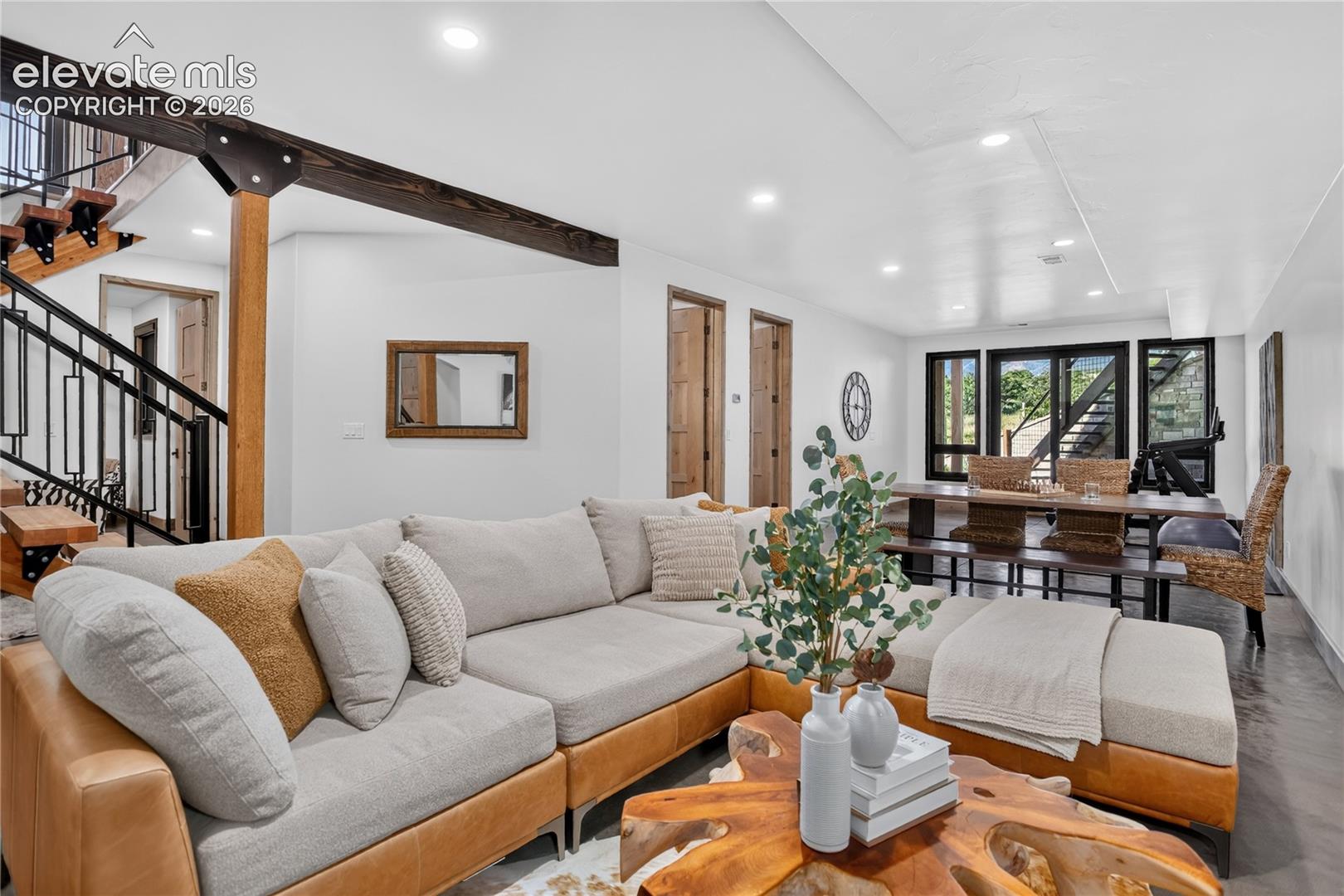 Walk-out family room