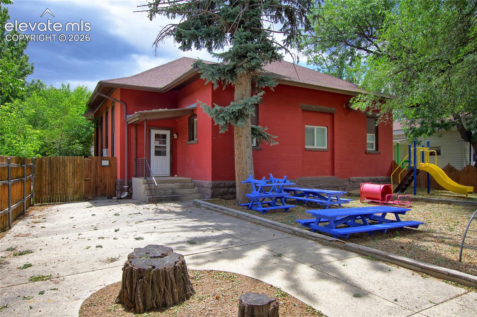 1015 W Cheyenne Rd, Colorado Springs, CO 80906