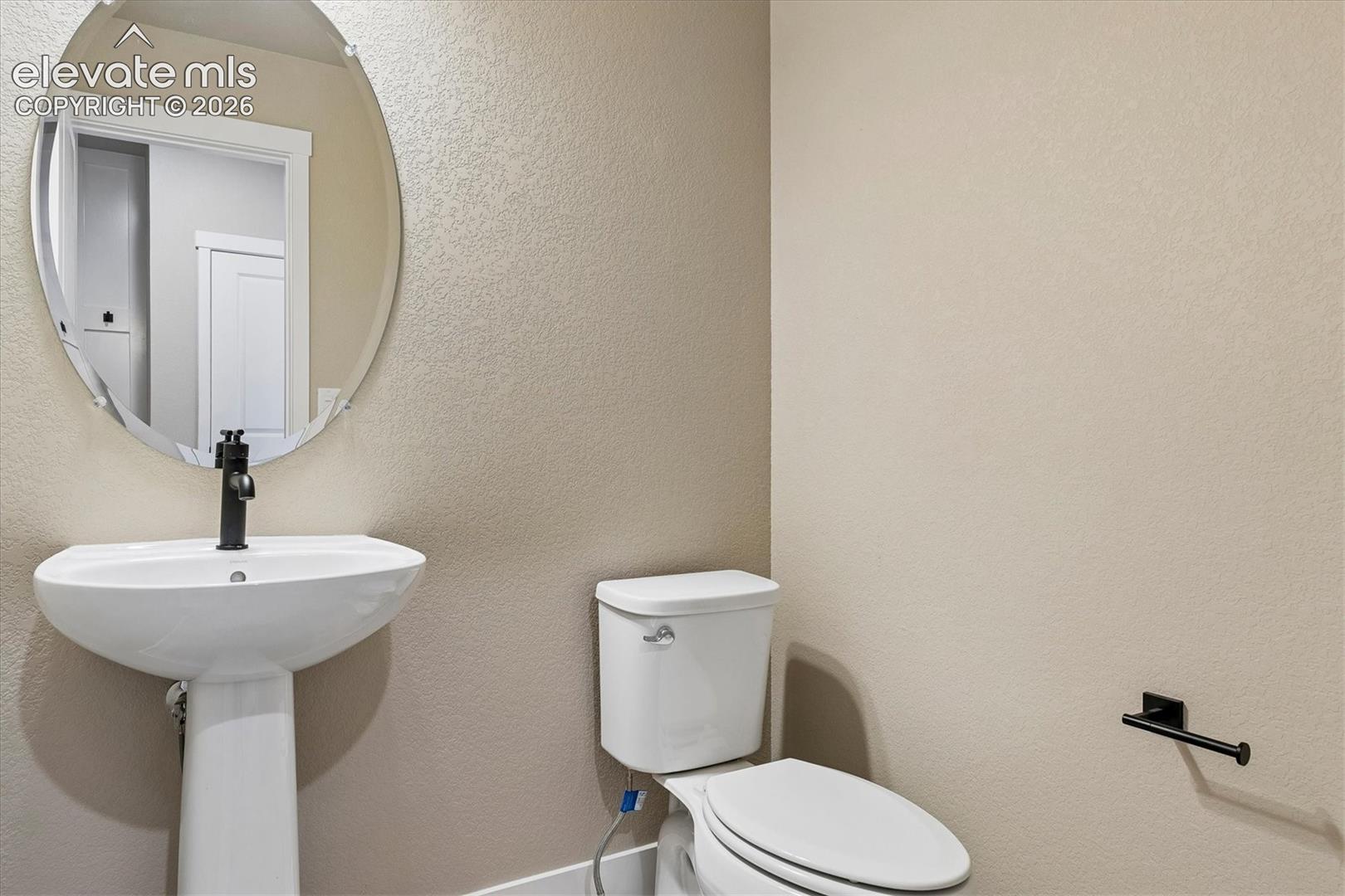 Photo 6 of 5325 Sidewinder Drive, Colorado Springs