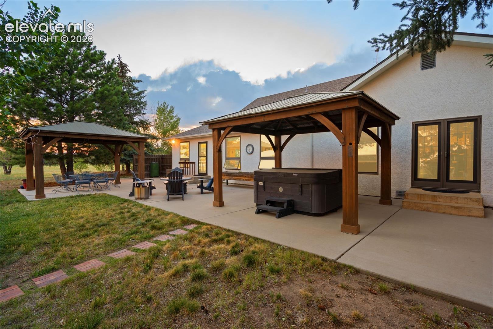 Hot Tub included 