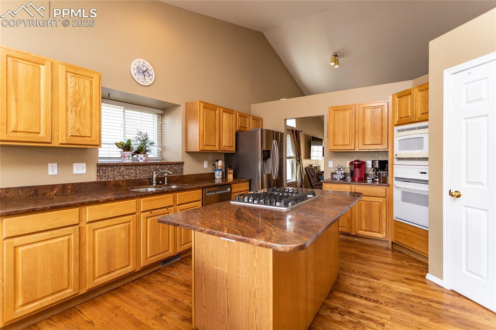 Photo 9 of 1250 Bison Ridge Drive, Colorado Springs