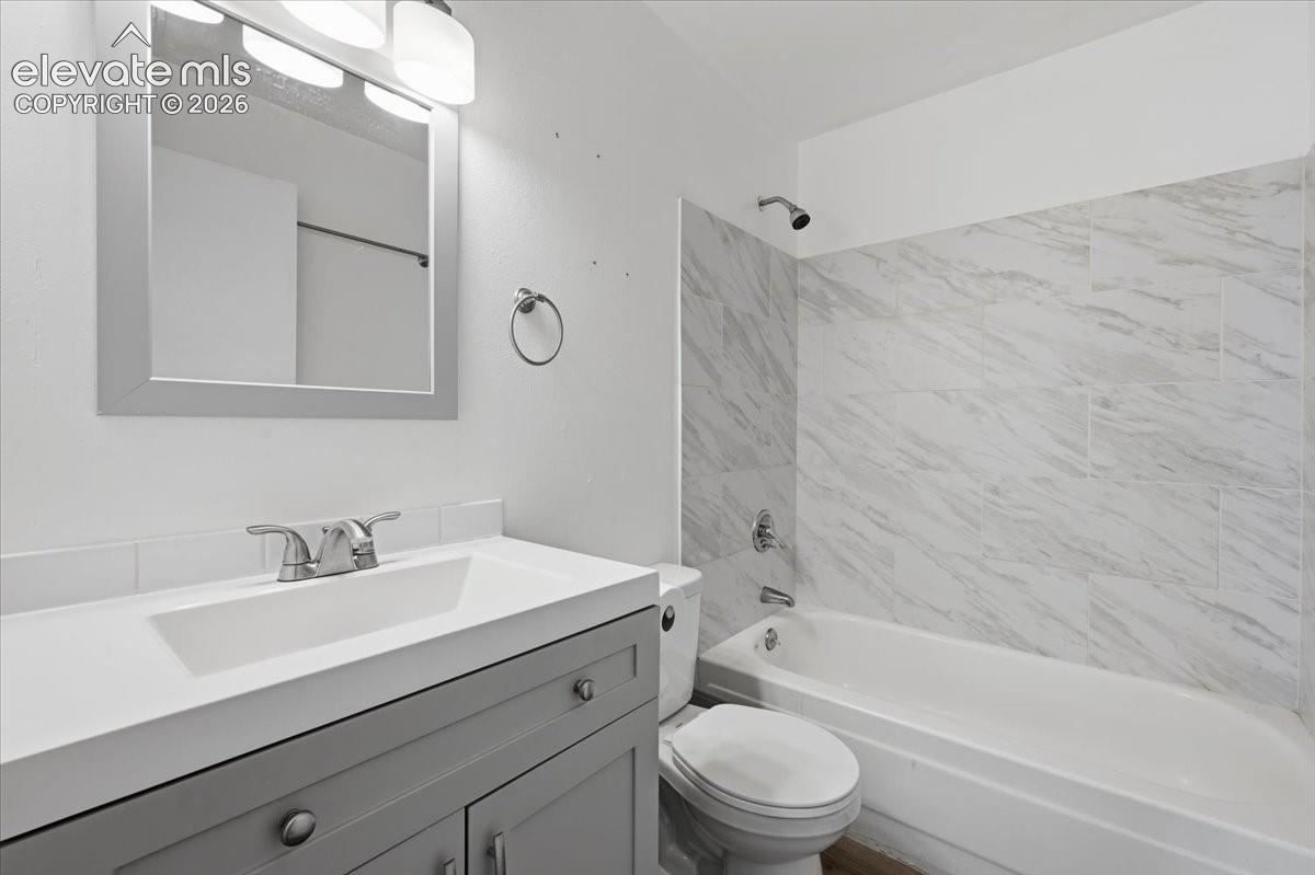 Newly remodeled full bathroom.