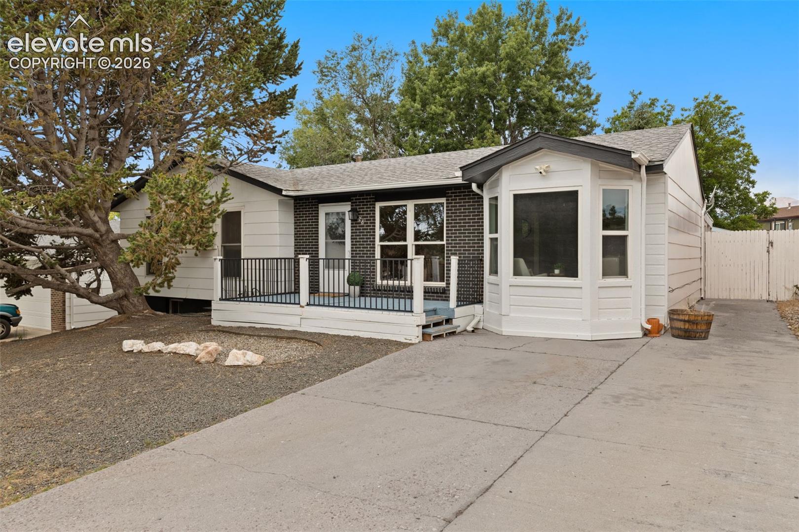 28 Frost Ln, Colorado Springs, CO 80916