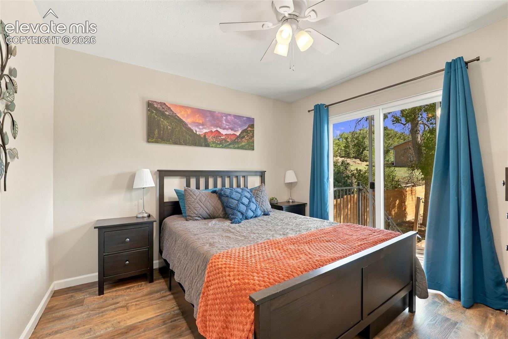 Second upper level bedroom