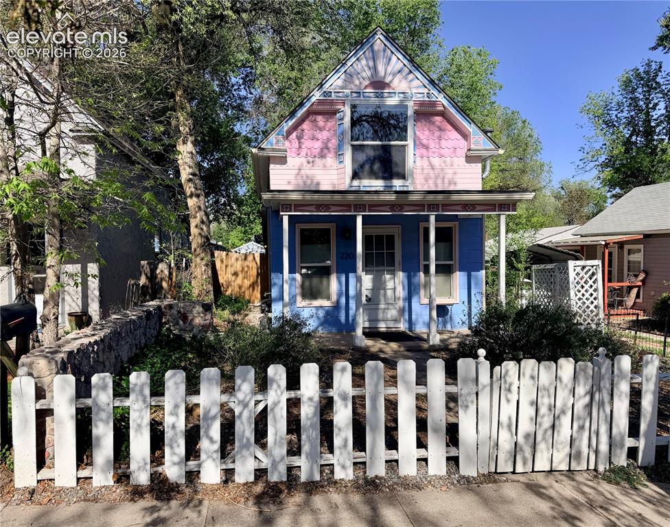 220 Willow St, Colorado Springs, CO 80903