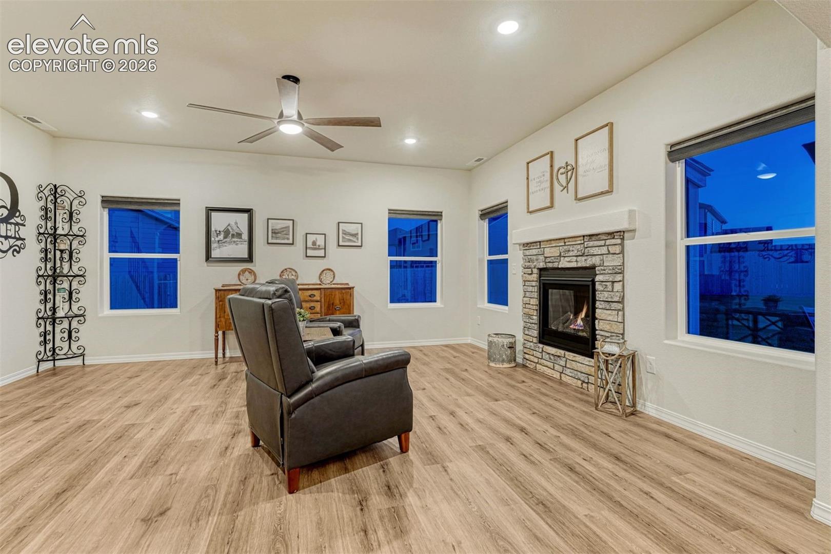 Large and spacious living room
