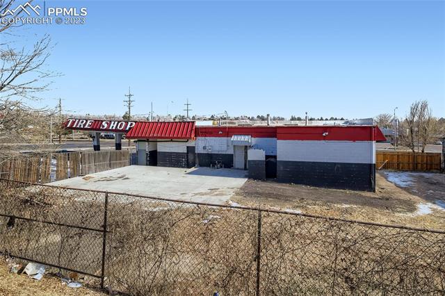 404 Circle Dr, Colorado Springs, CO 80910