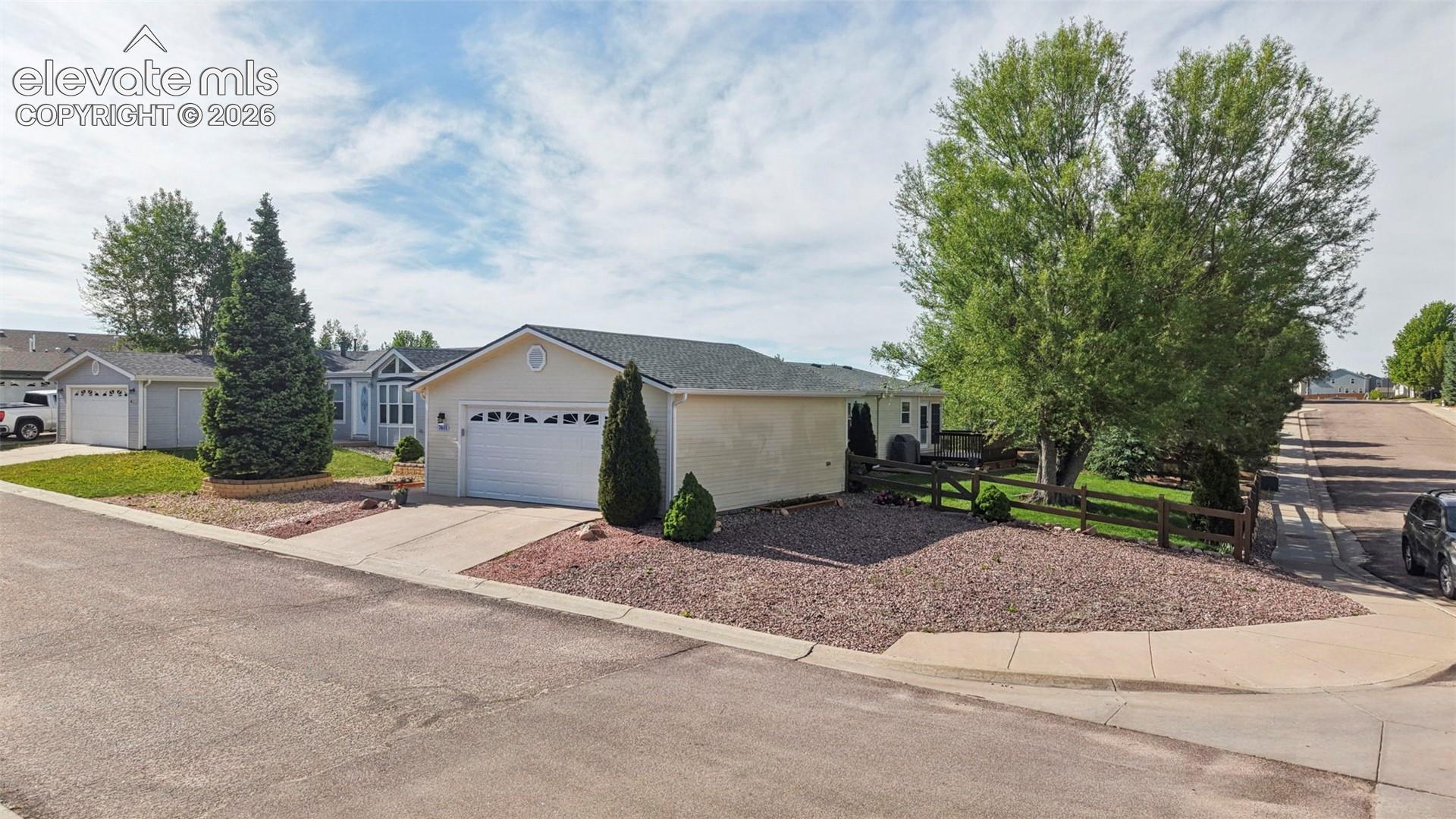 7611 Black Bear Pt, Colorado Springs, CO 80922 photo