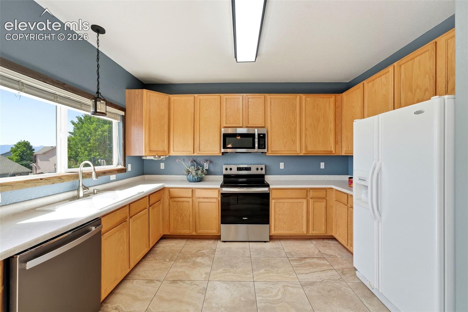 Photo 8 of 7105 Amber Ridge Drive, Colorado Springs