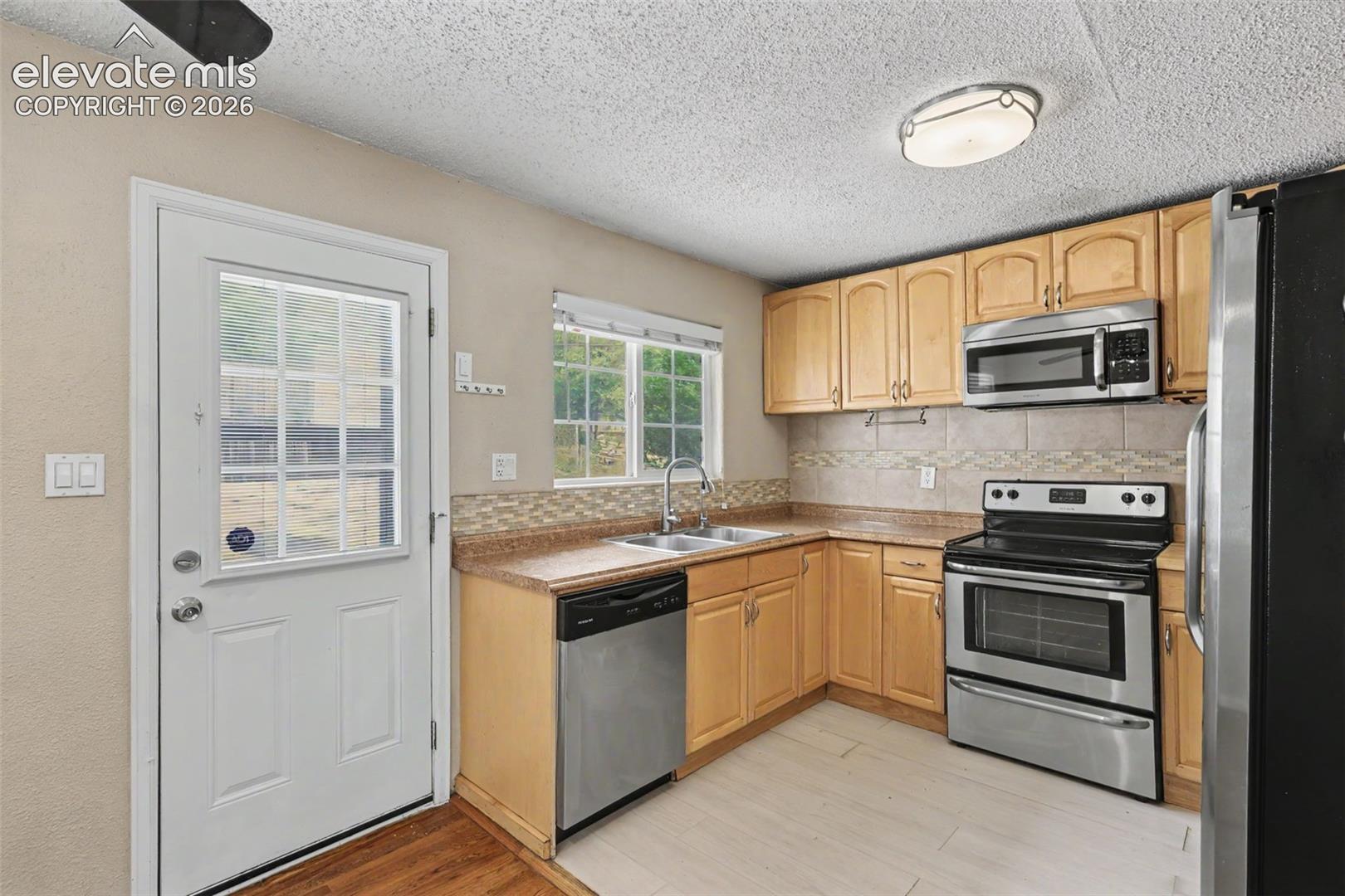 Photo 14 of 105 Linden Drive, Colorado Springs