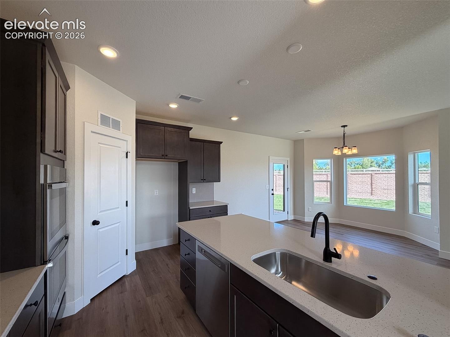 8285 Lemon Grass Road photo 8
