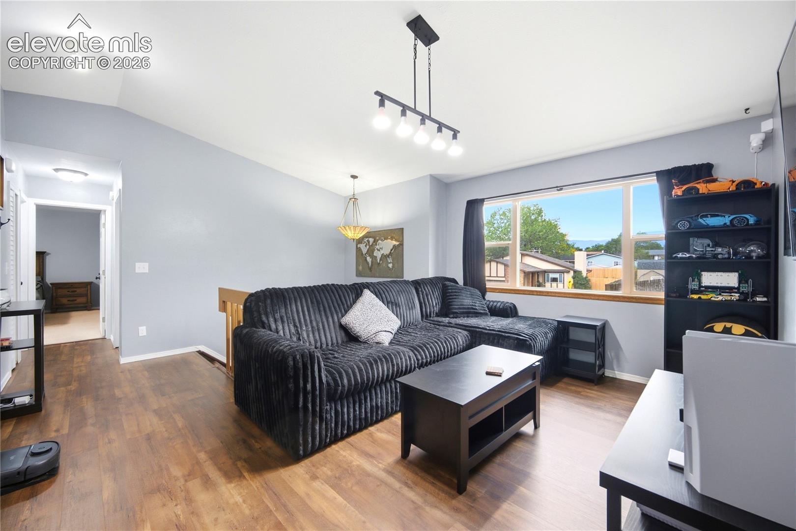 Photo 6 of 2025 Heathercrest Drive, Colorado Springs