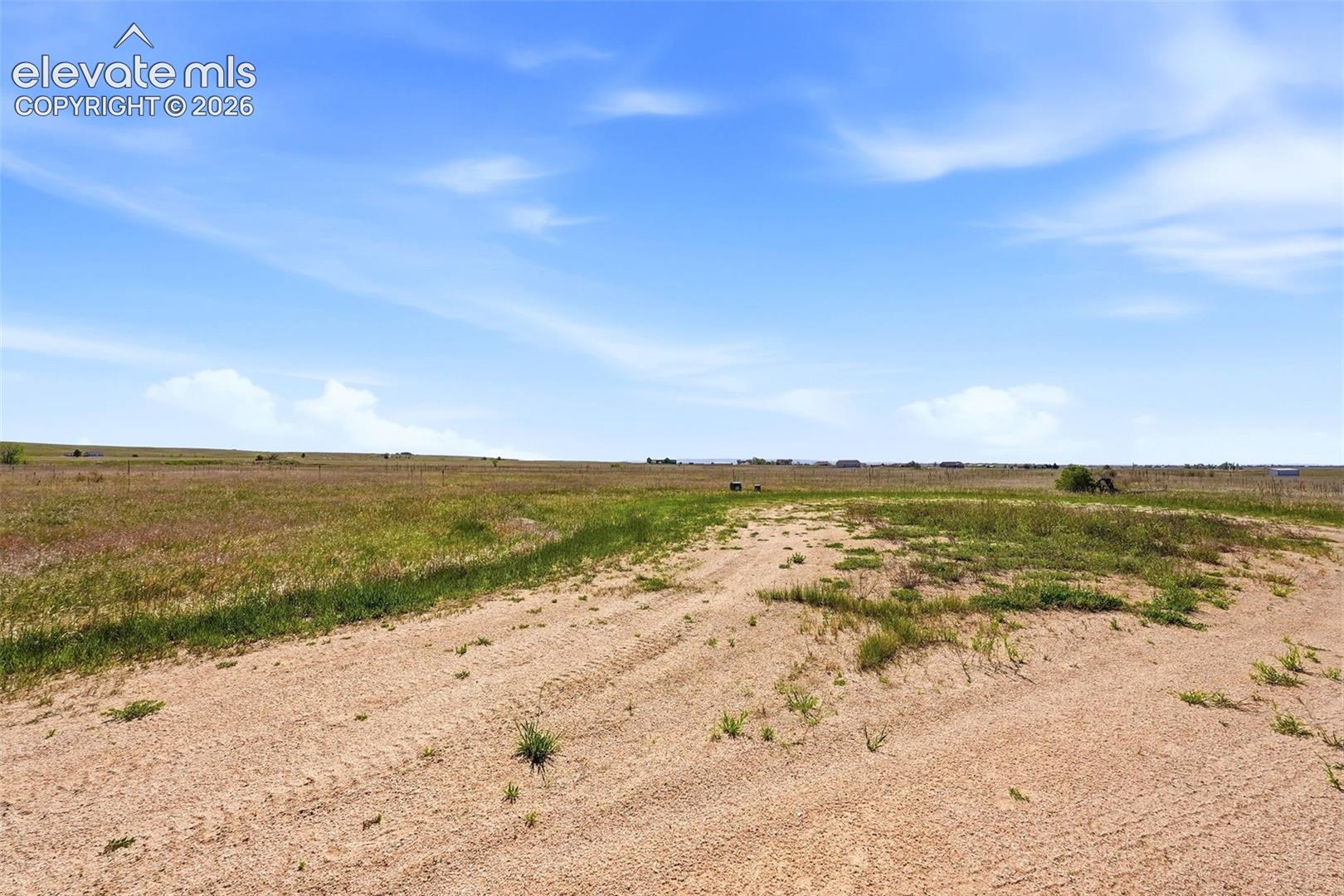 Lot is on right, this is cul-de-sac