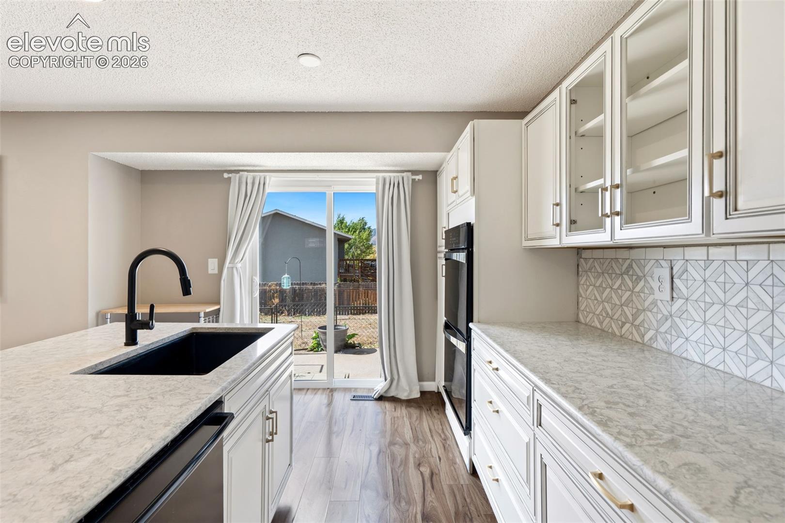 Photo 8 of 7542 RED MOUNTAIN Drive, Colorado Springs