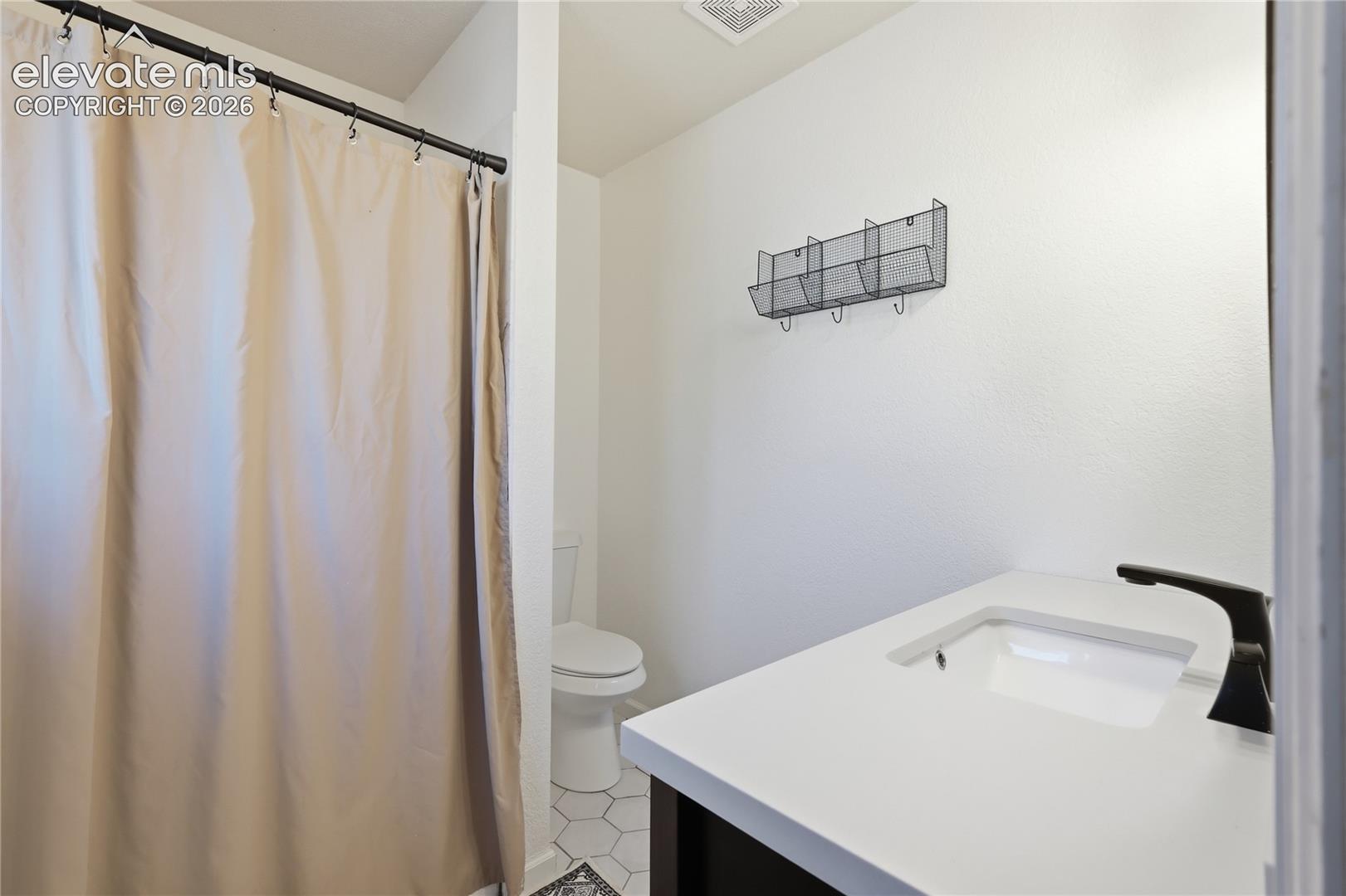 5060 Champagne Dr, Colorado Springs, CO 80919