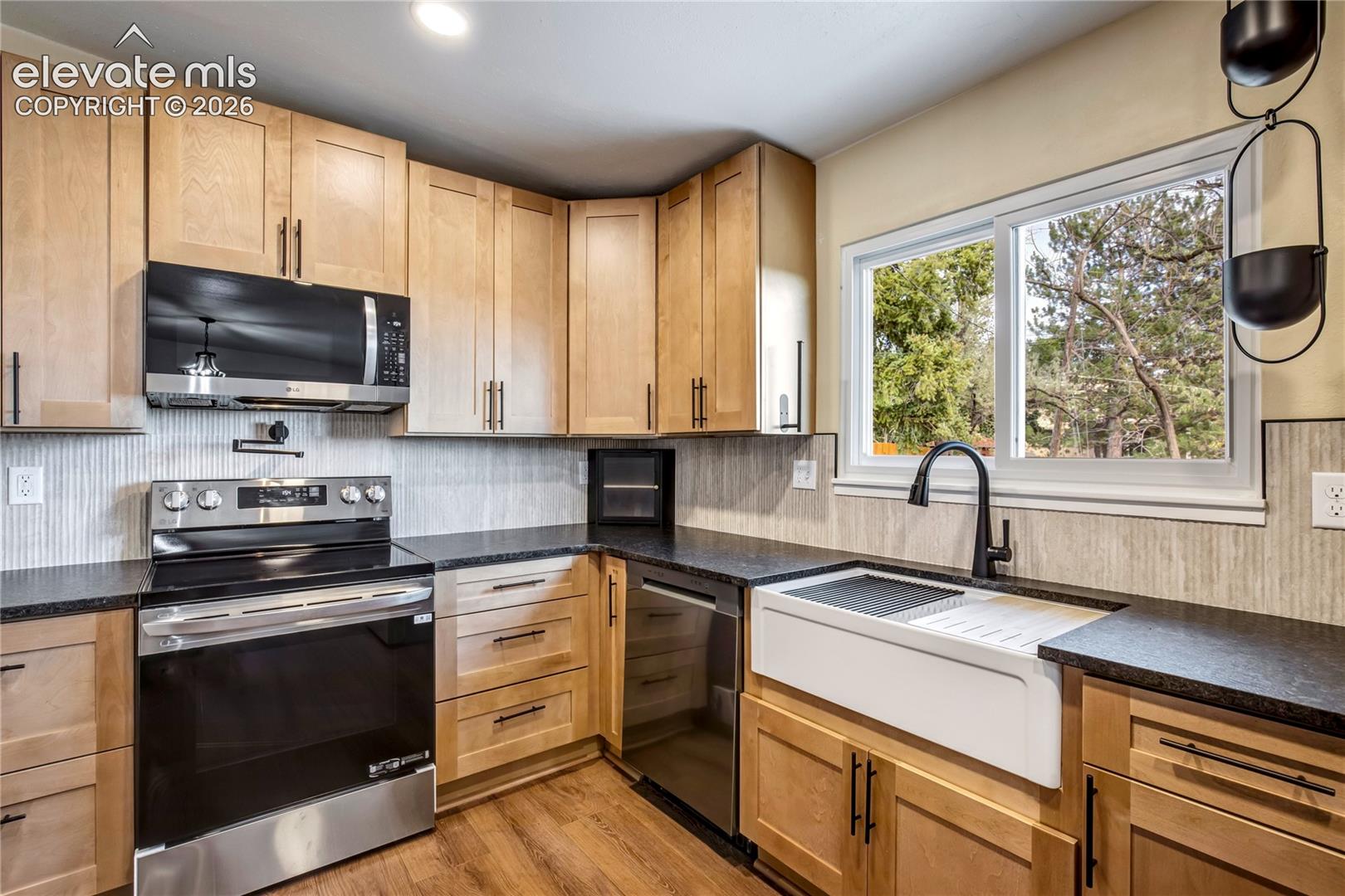 Photo 9 of 609 Crestridge Avenue, Colorado Springs