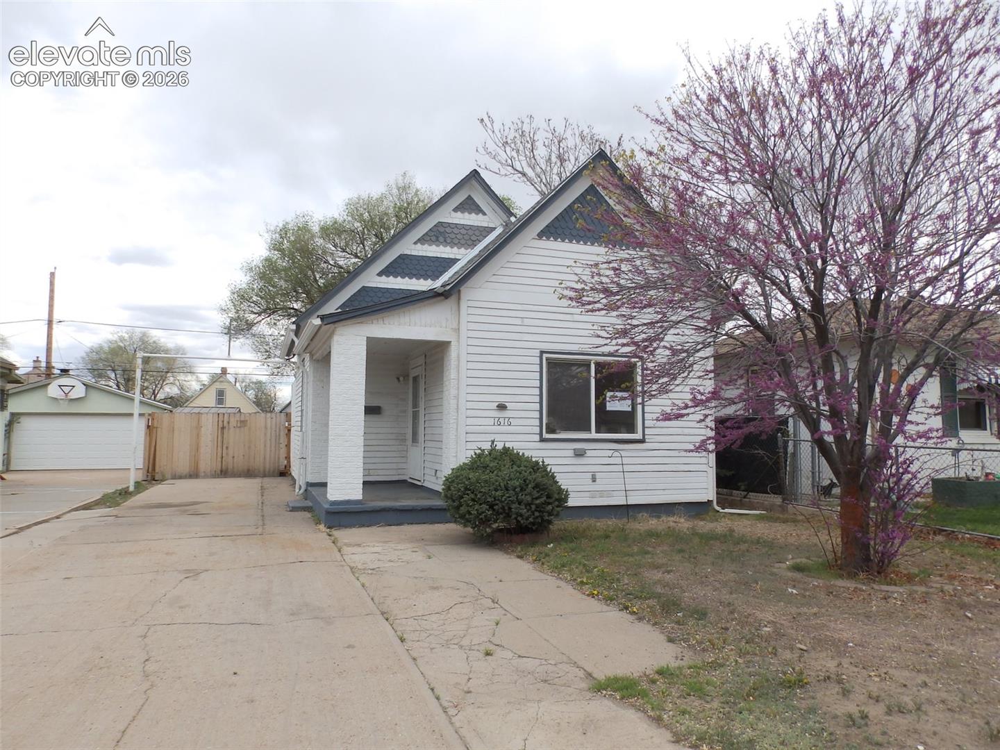 1616 Cypress St, Pueblo, CO 81004