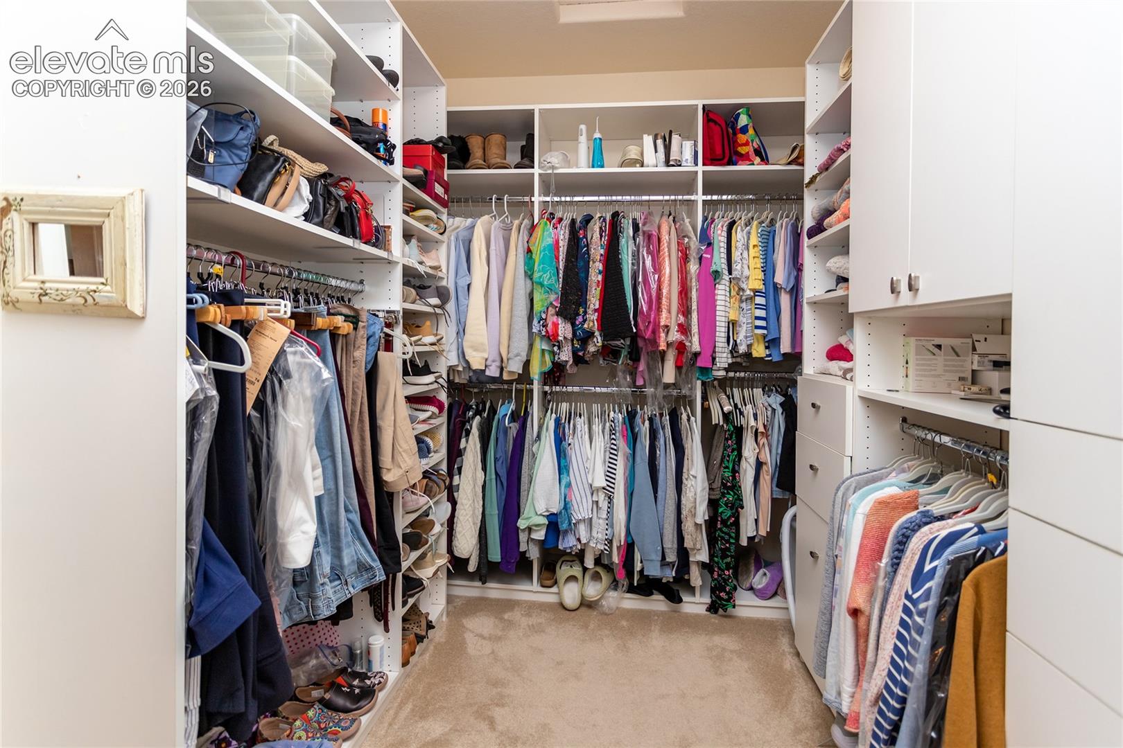 Organize all of your items at your fingertips.