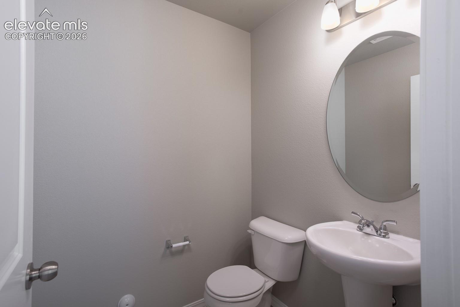 5216 Truscott Rd, Colorado Springs, CO 80925