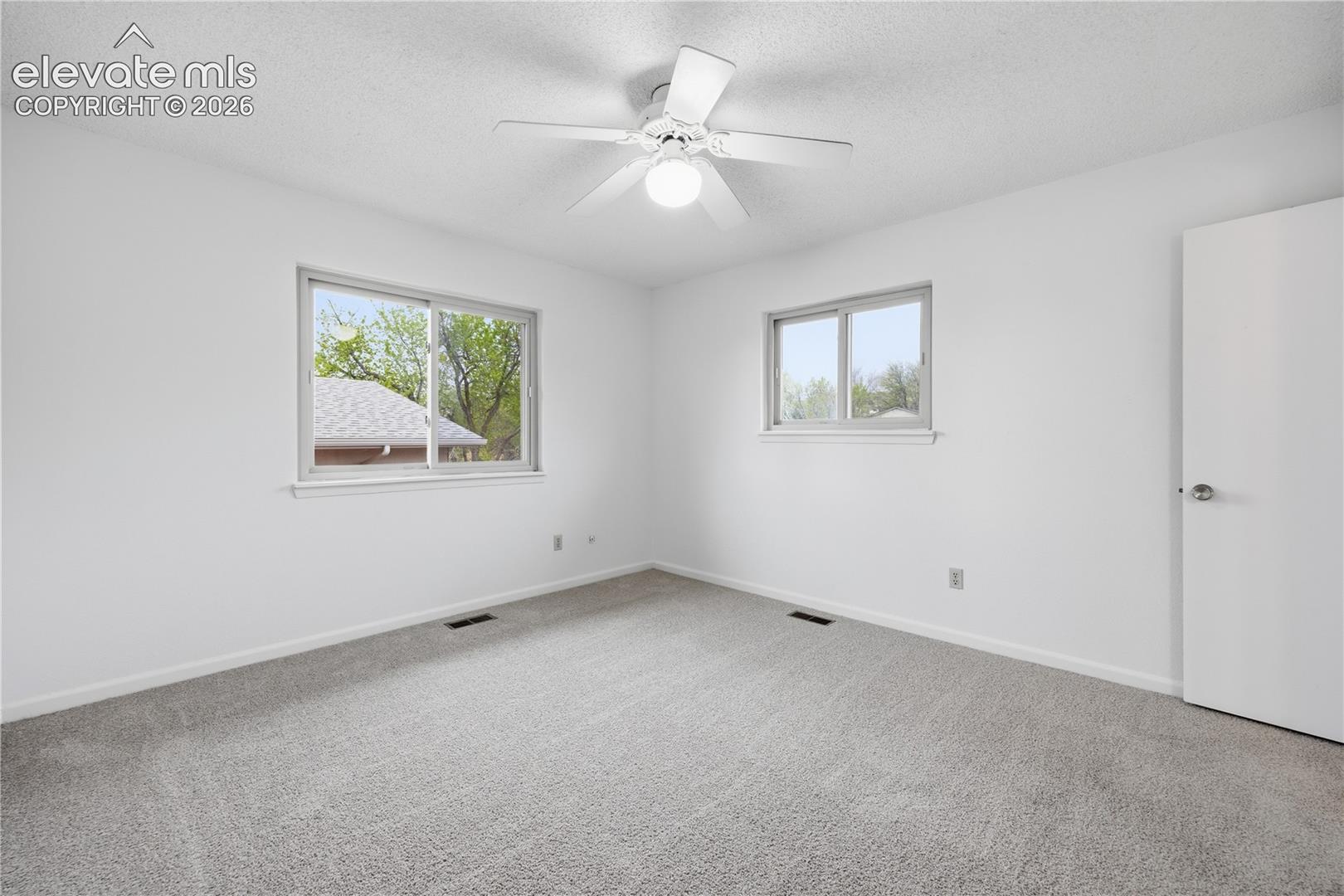 Photo 17 of 912 Amsterdam Drive, Colorado Springs