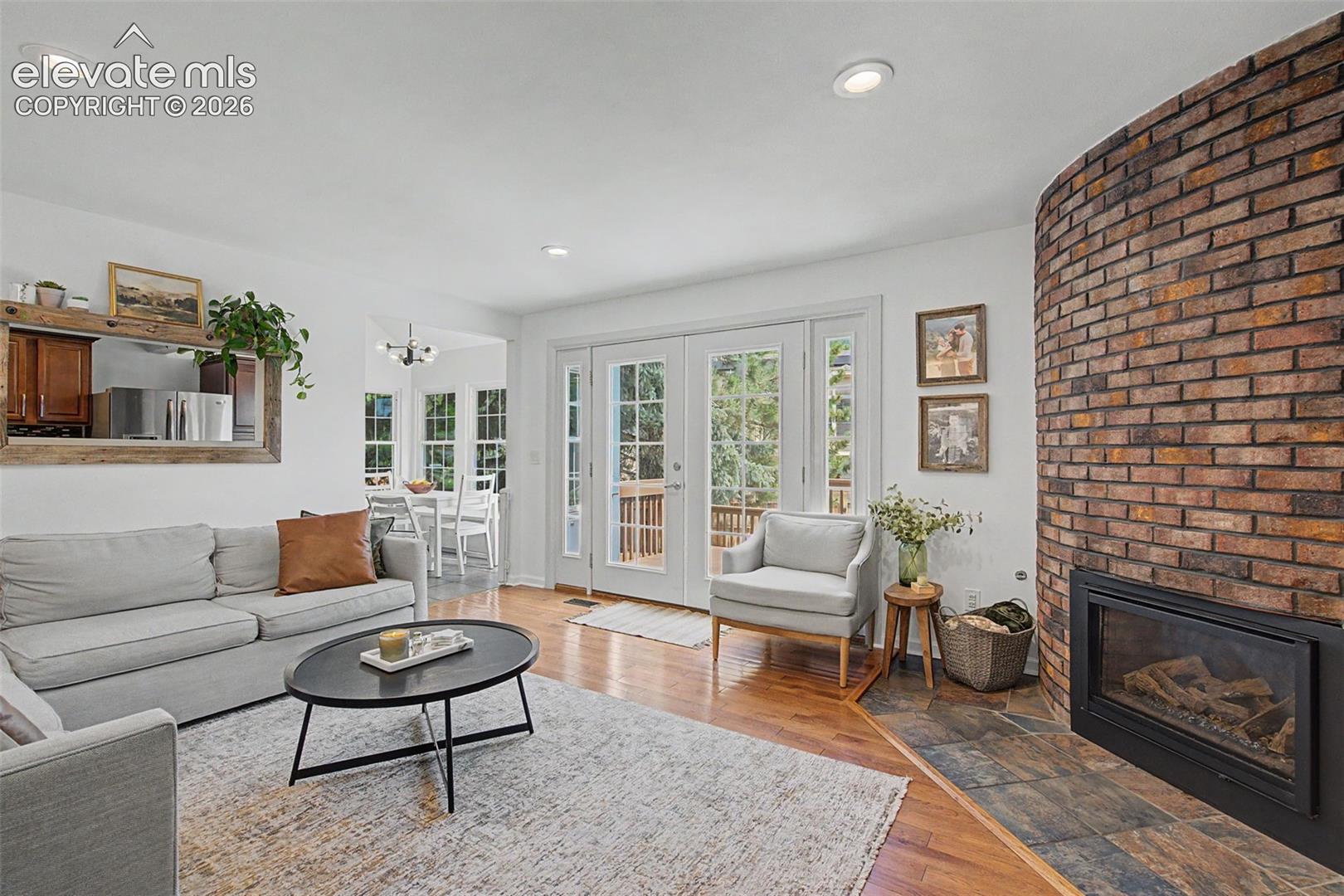Walk-out & Gas Fireplace