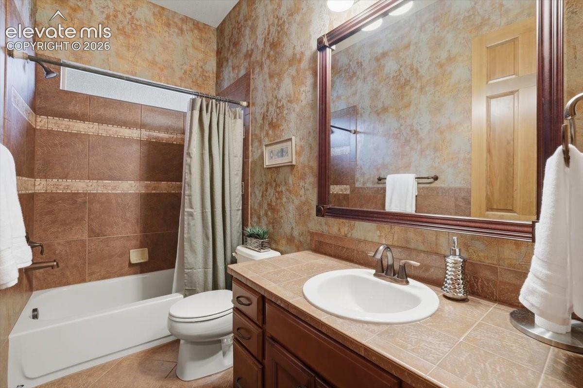 Full bathroom!