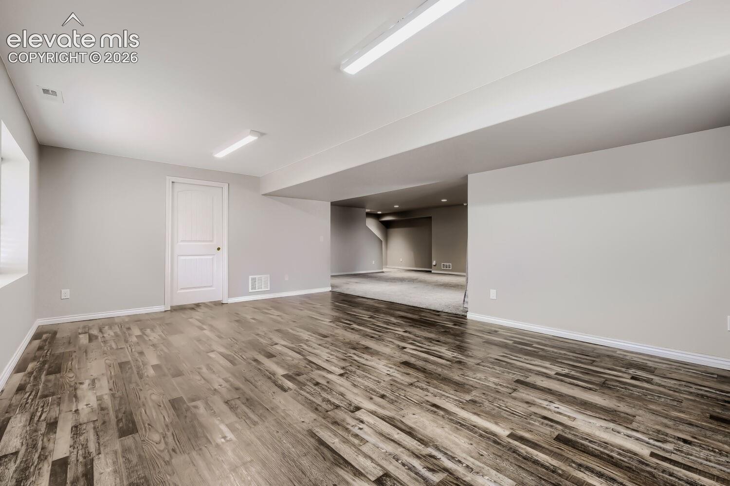 Flex room (game room, hobby room, playroom, or exercise room)
