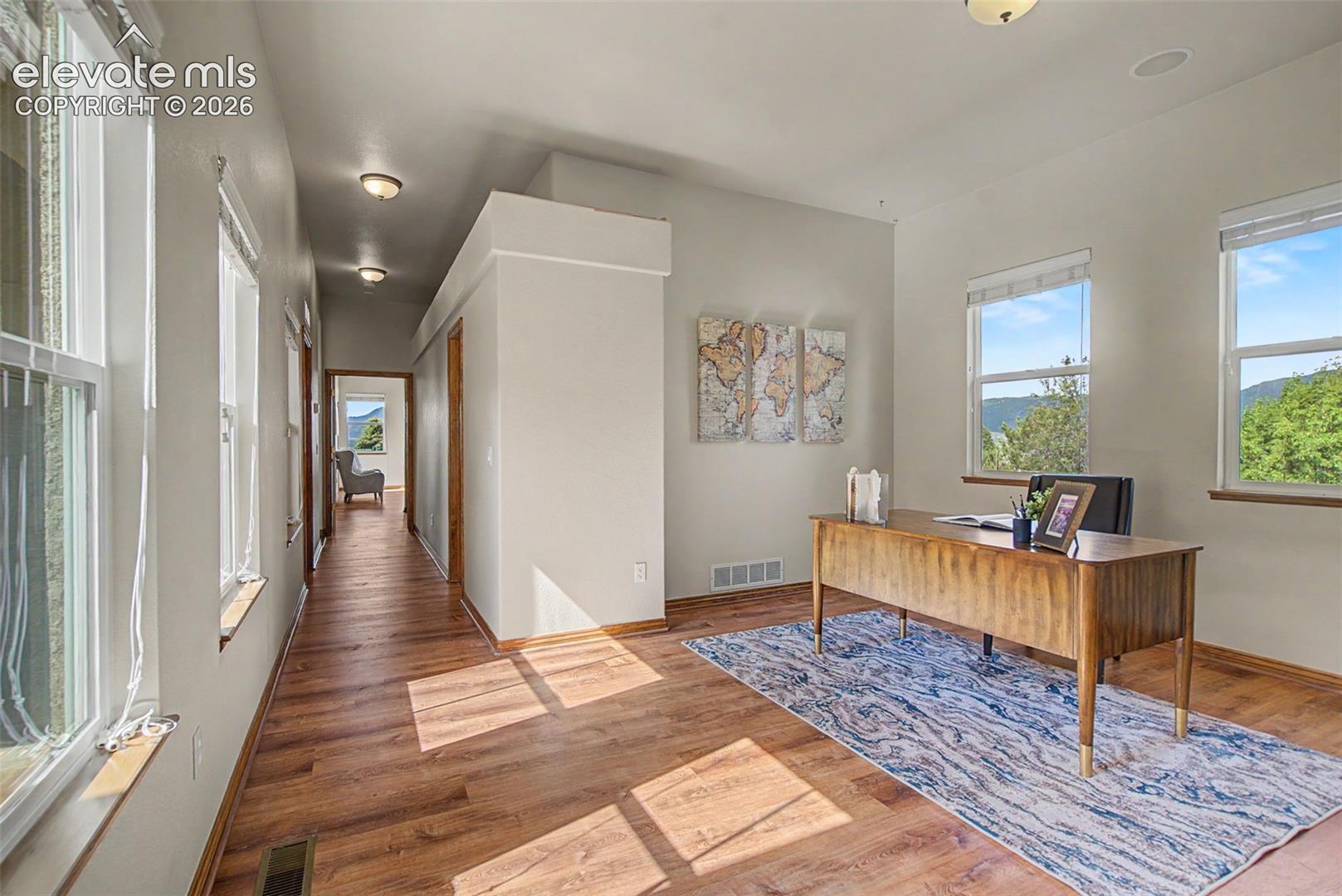 This space can be an office, den, library, MIL suite
