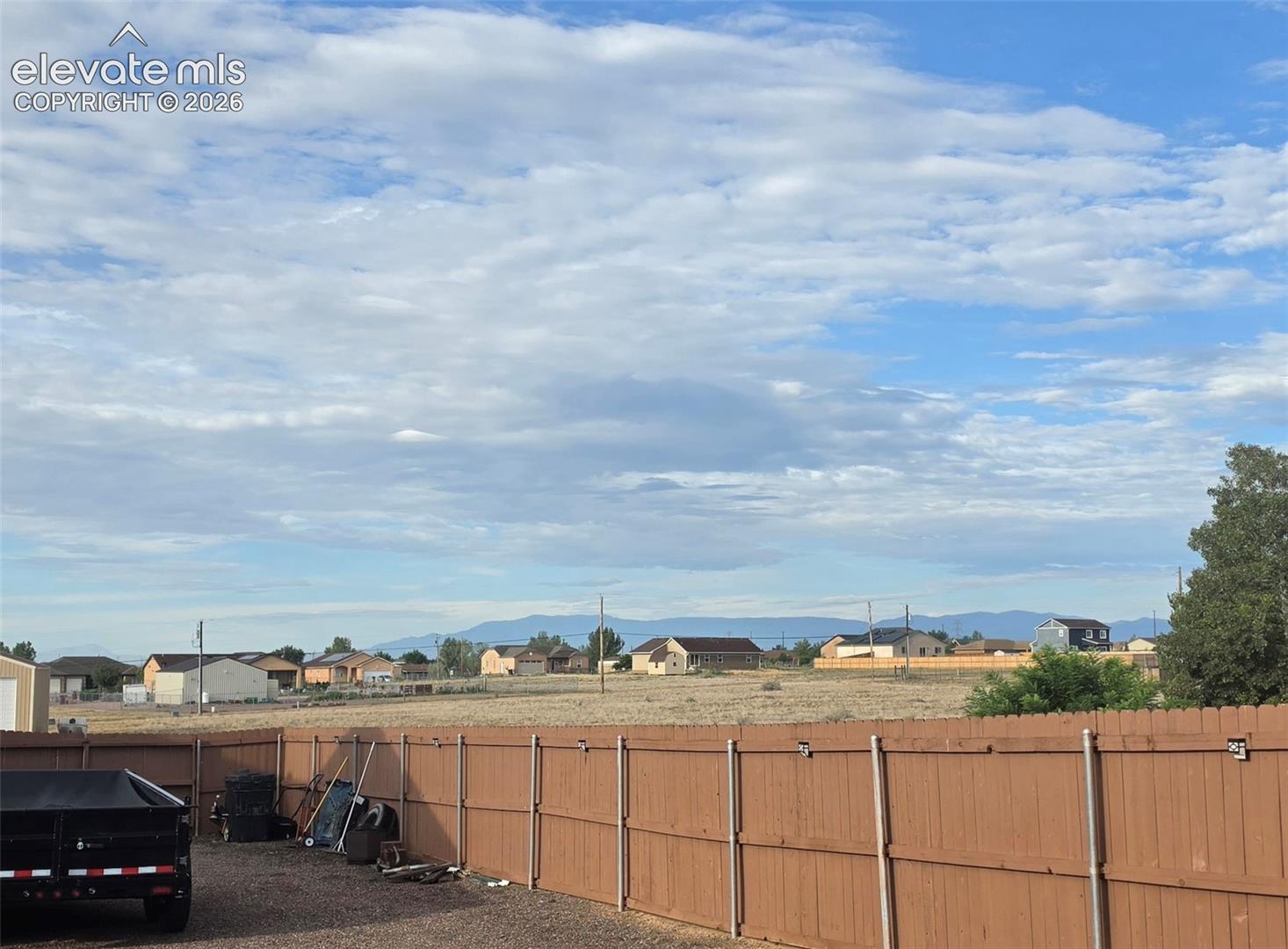 1193 E Gunpowder Ln, Pueblo, CO 81007