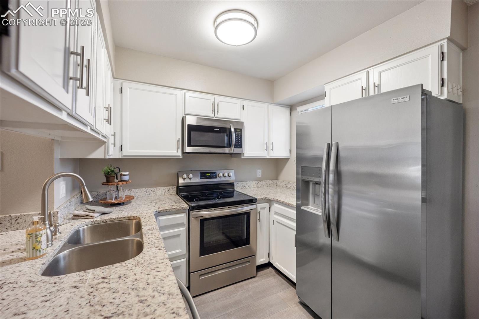 Photo 11 of 3618 Queen Anne Way, Colorado Springs