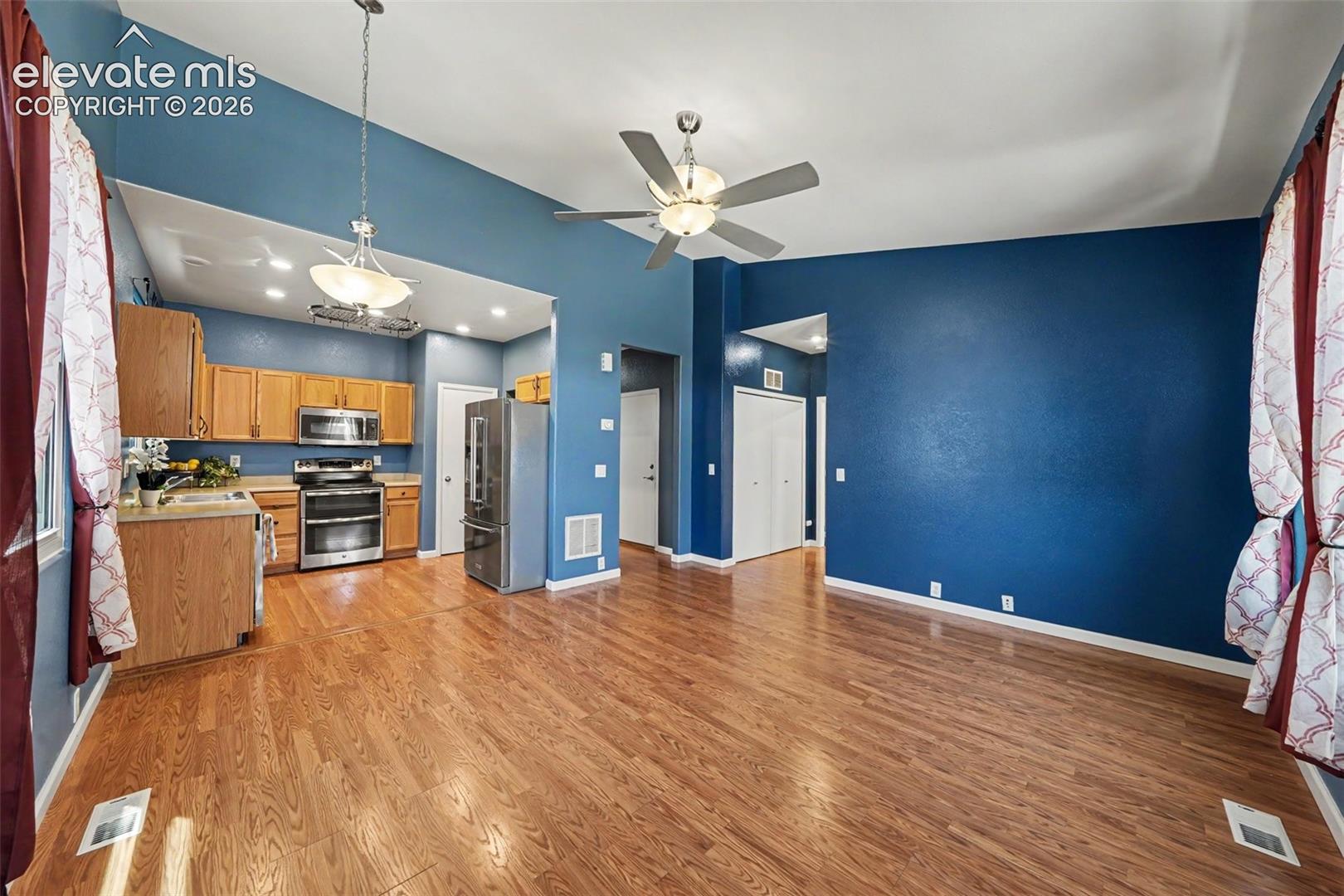 Photo 7 of 11938 Rodez Grove, Peyton