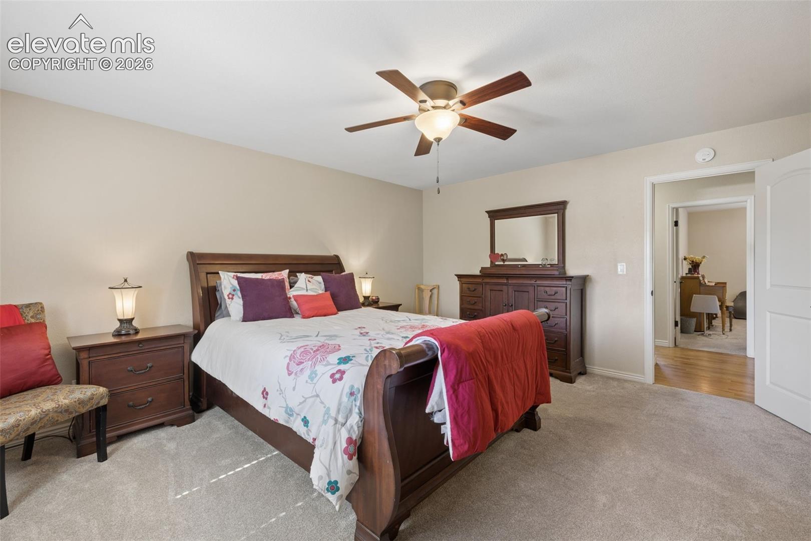 Primary bedroom with en-suite 3/4 bath