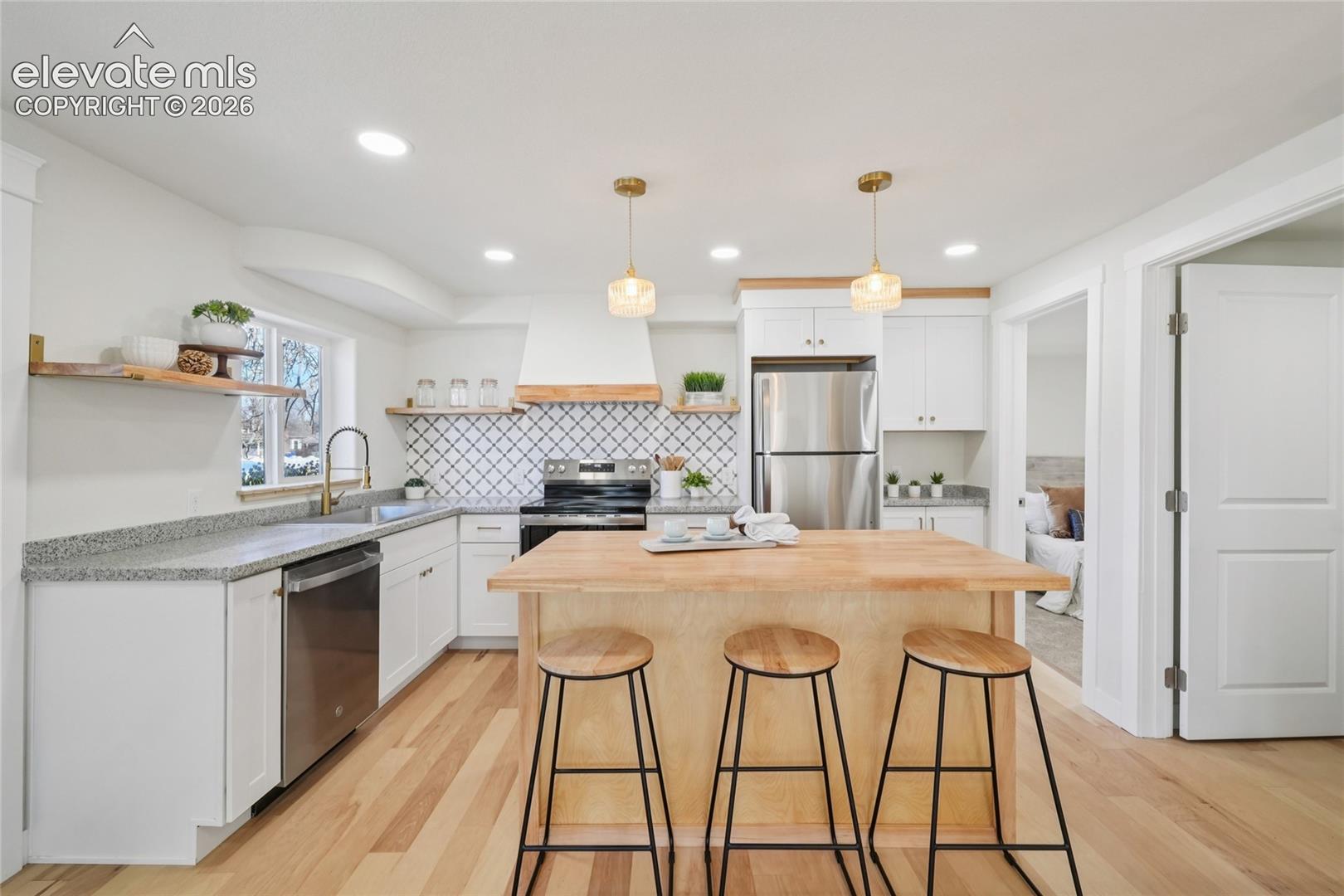 Photo 7 of 415 E Yampa Street, Colorado Springs