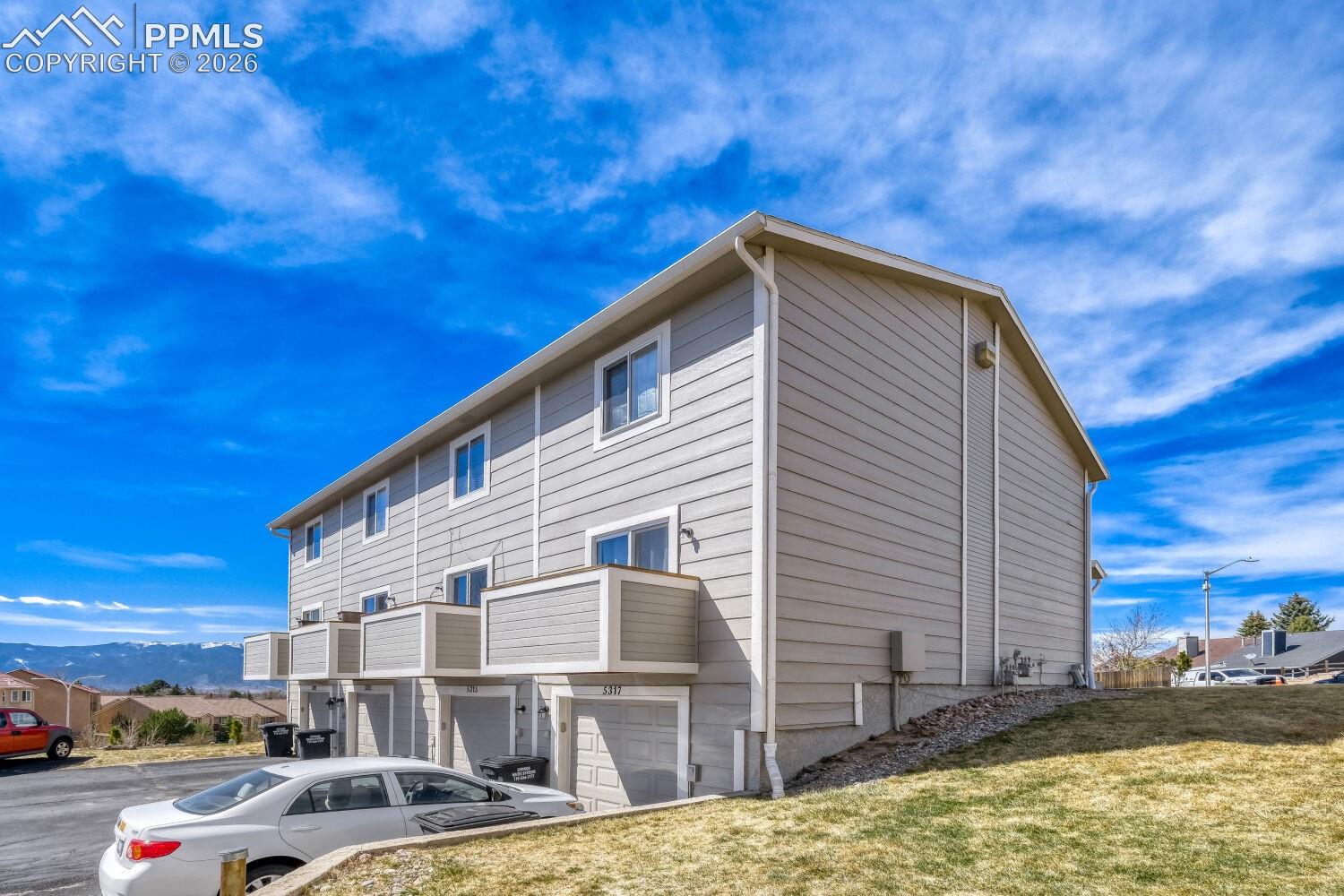5315 Solar Ridge Dr, Colorado Springs, CO 80917