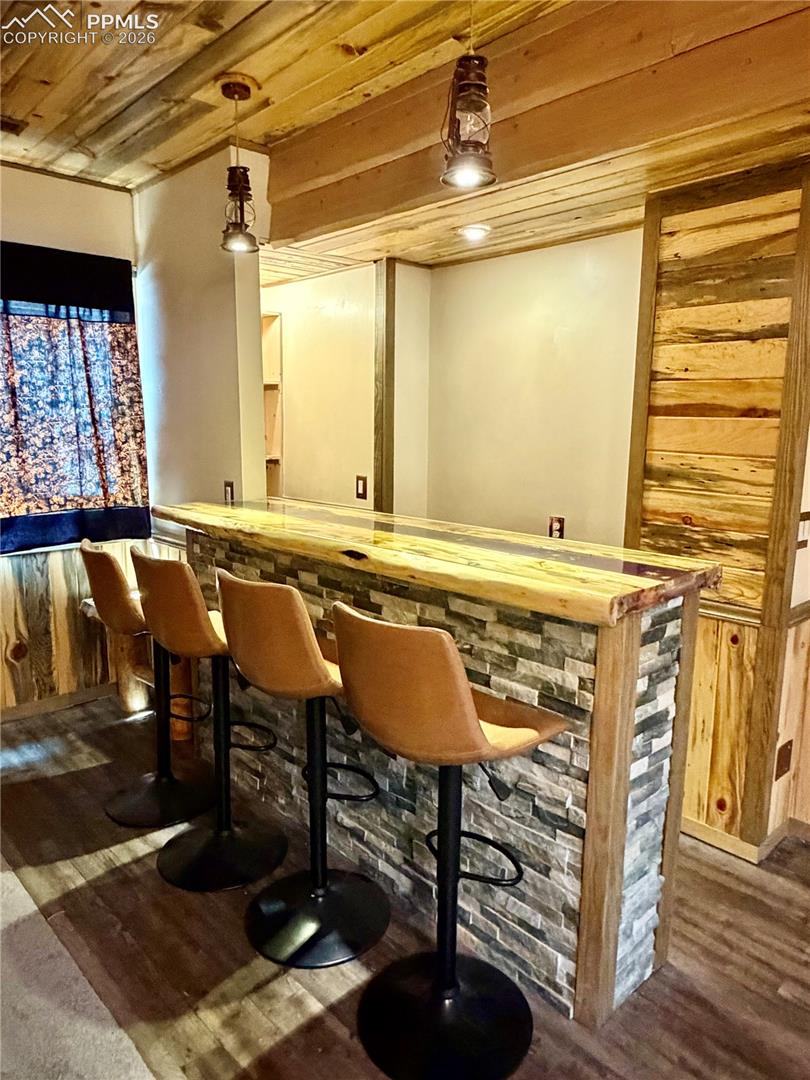 Wet bar