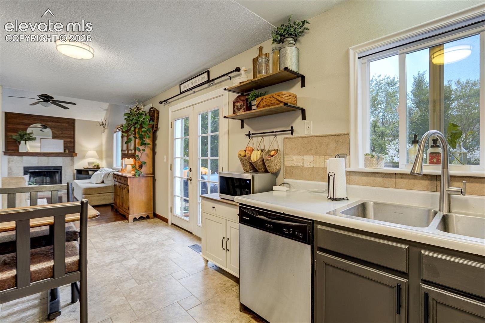 Photo 13 of 6634 Chantilly Place, Colorado Springs