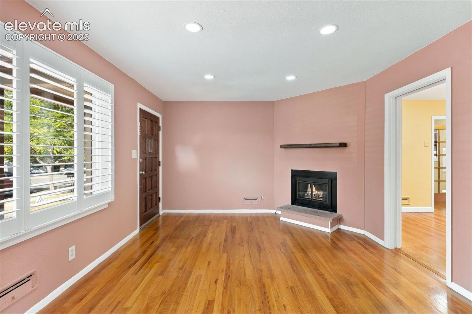 Gas is not connected to the fireplace. 