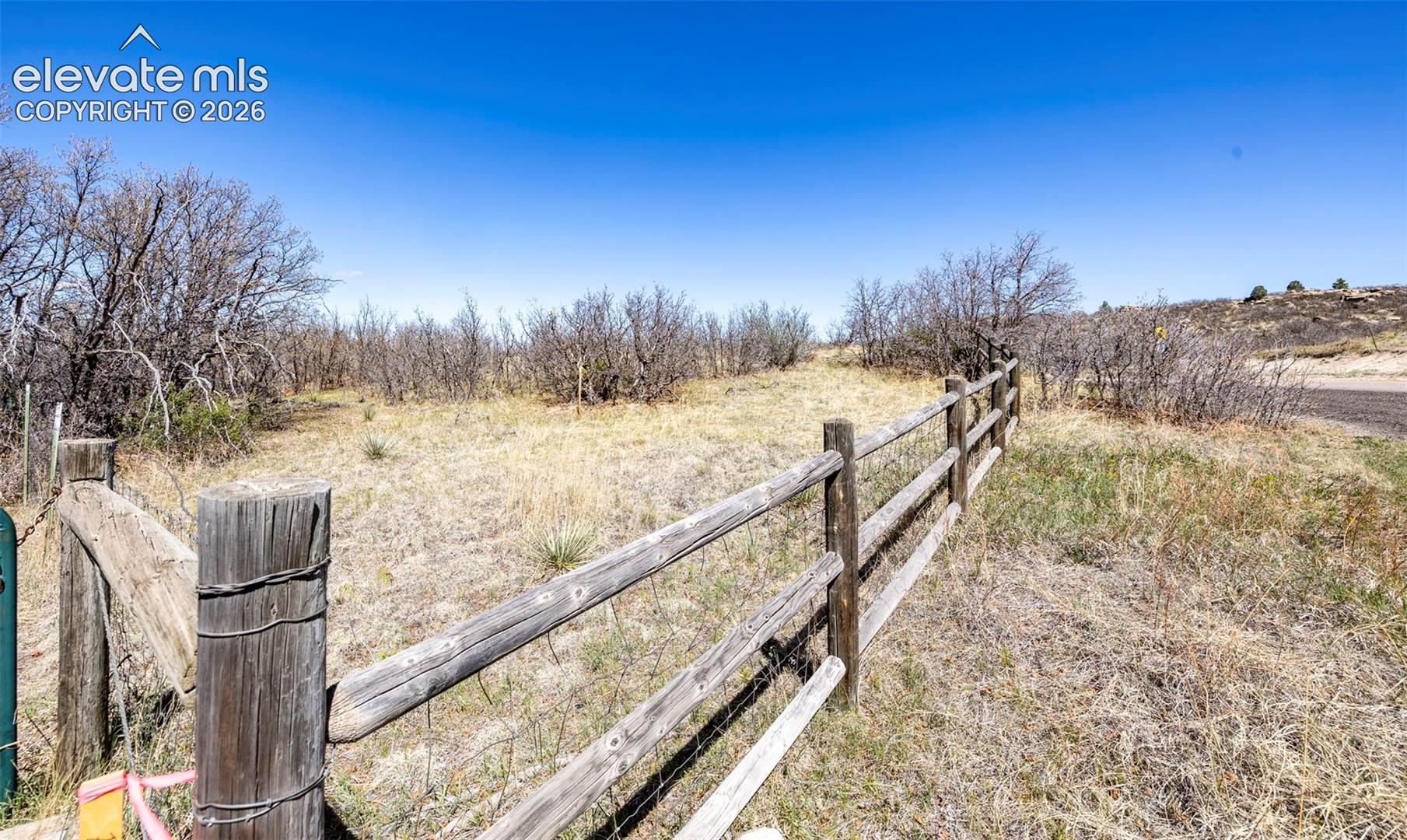 1701 N Rocky View Rd, Castle Rock, CO 80108