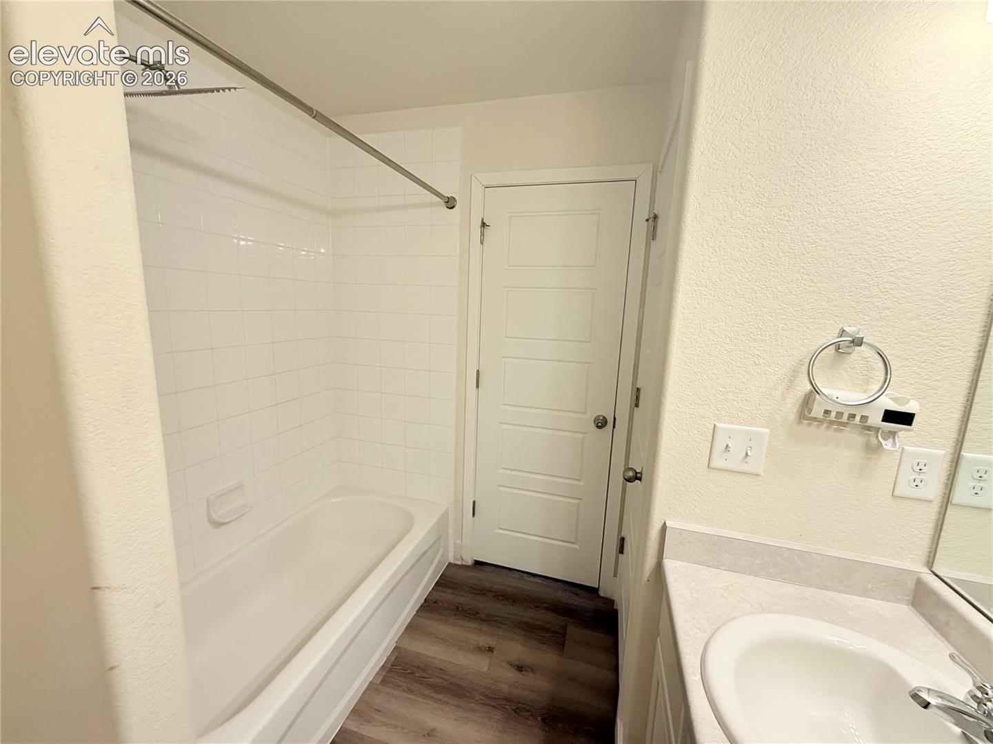 Photo 8 of 12644 Enclave Scenic Drive, Peyton